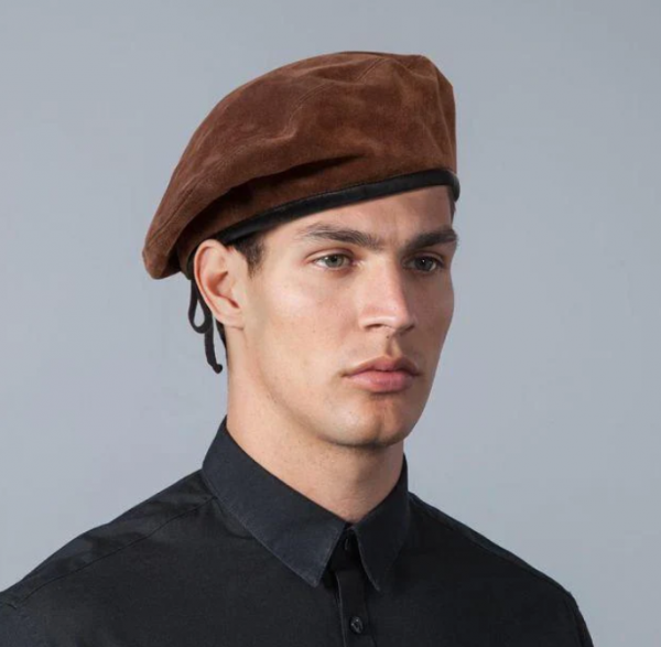 Topi baret berbahan suede